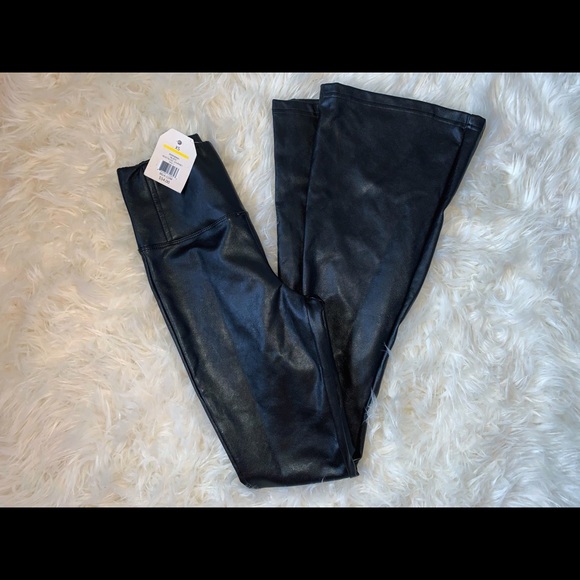 Wonderly Pull On Faux Leather Flare Pants - Picture 5 of 7